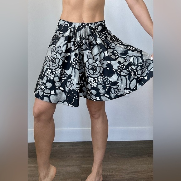 Moschino Cheap&Chic A-Line Skirt Black Gray Floral Rosetta Print Knee Length - Picture 2 of 10